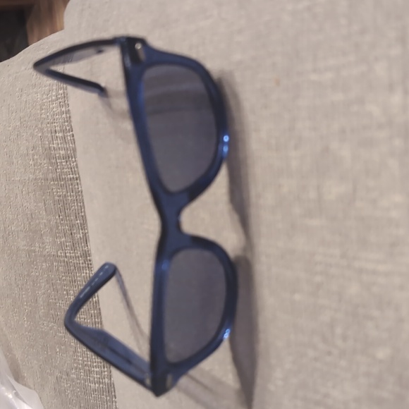 Ray Ban Wayfarer Blue sunglasses - Picture 2 of 8